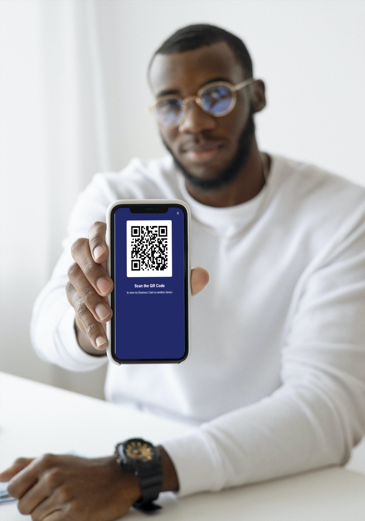 Digital vCards vs Traditional Paper Business Cards